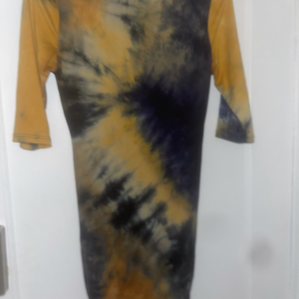 Size M - Picture 2 of 2